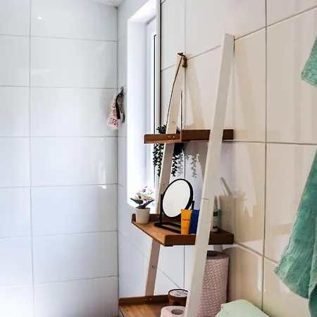 Casa de Férias Stunning In With 2 Bedrooms And Wifi *